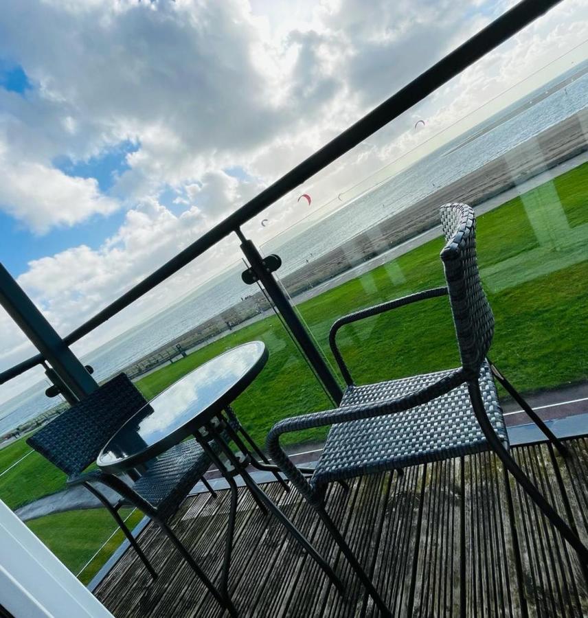 Sea View Apartment At The Beach! Llanelli Eksteriør billede