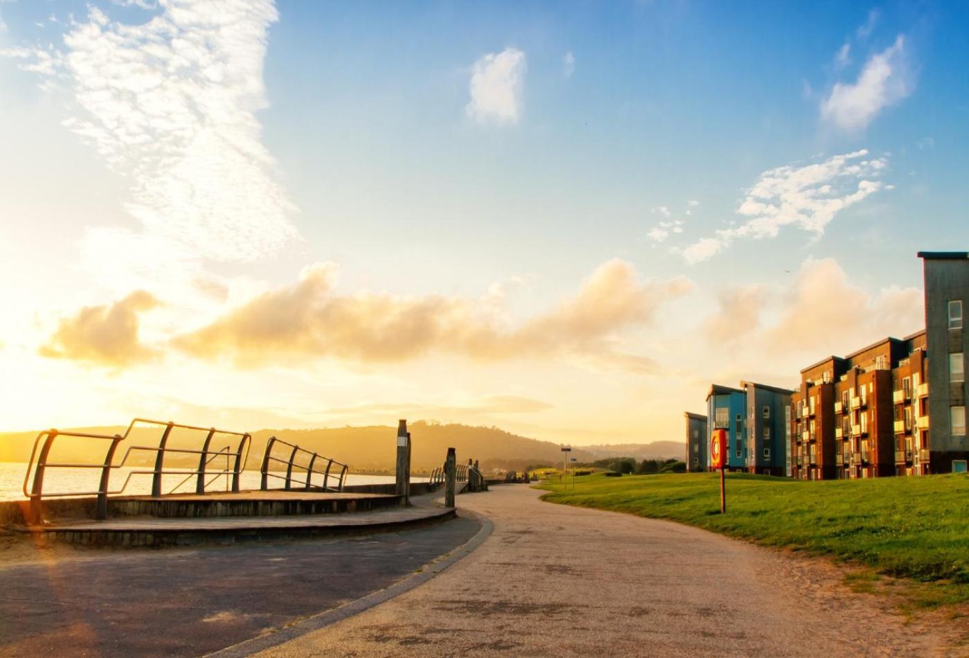 Sea View Apartment At The Beach! Llanelli Eksteriør billede